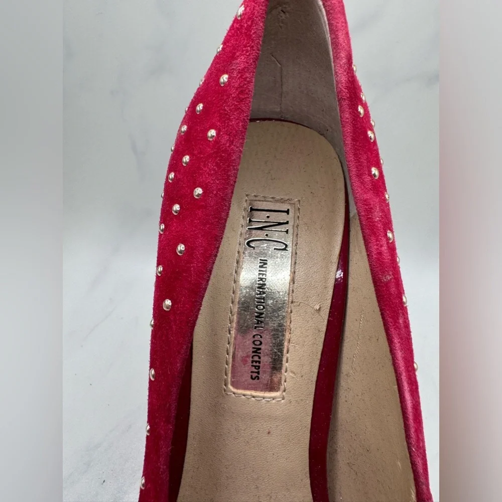 INC Red heels Perfect for the Holidays 5 1/2 - Picture 4 of 6